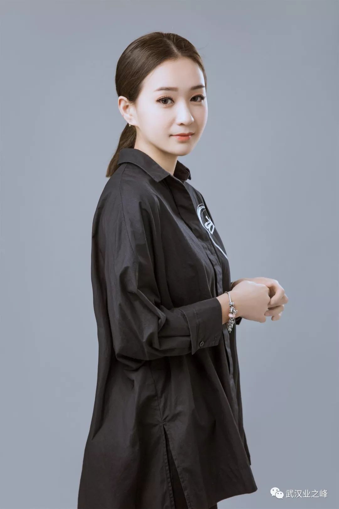设计师余菲